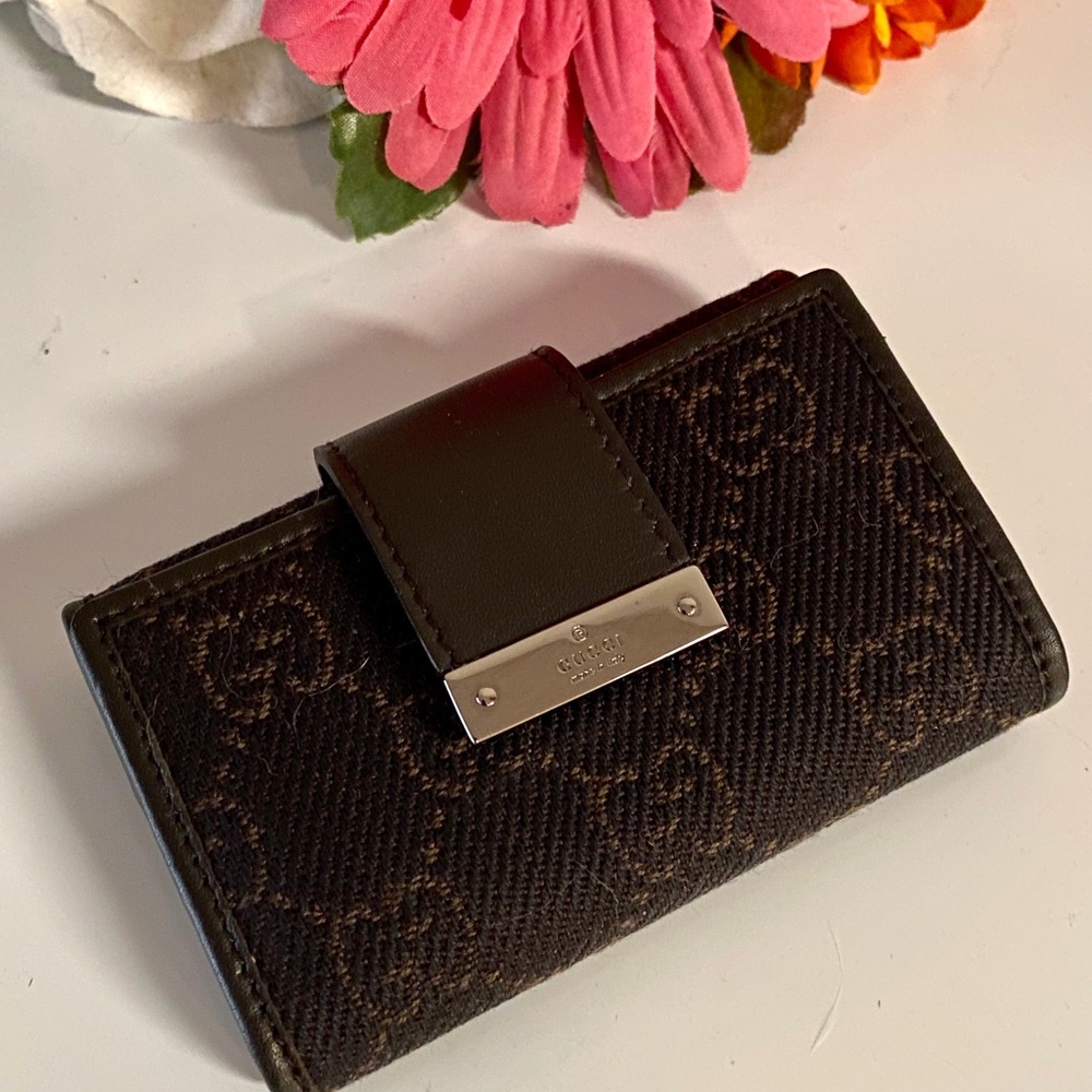 Authentic Gucci Jacquard Brown Monogram Key Case New